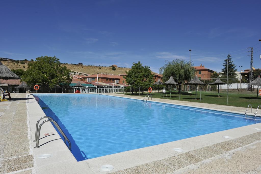 Apartamentos Turisticos Veladiez La Lastrilla Exterior photo